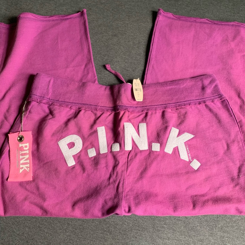 NWT- VS pink crop pants